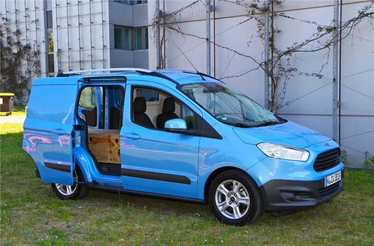 Ford%20Transit%20Courier%20(12).JPG