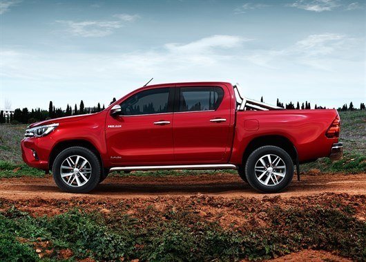 2016-Toyota -Hilux -Geneva -9