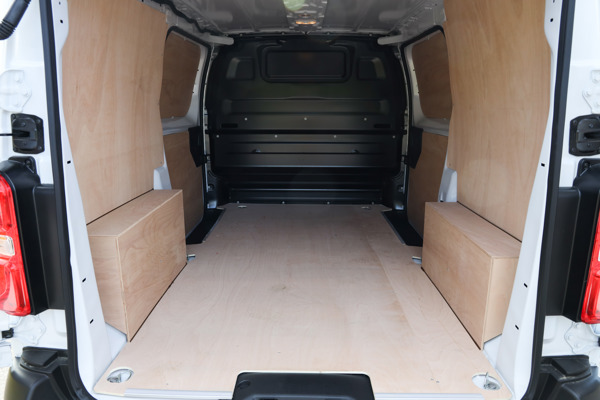 Peugeot Expert: load bay