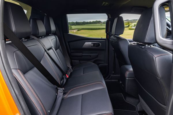 Mitsubishi L200 rear seats