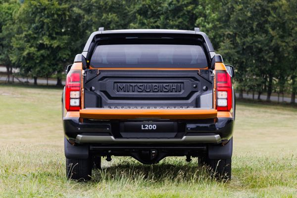 Mitsubishi L200 load bed