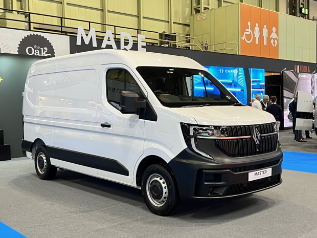 New renault master online